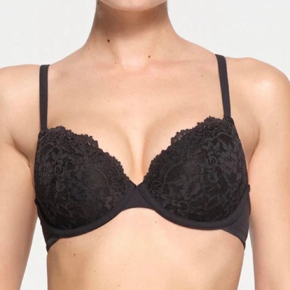 Skims Fits Everybody Lace T-shirt Bra Onyx Black 40D